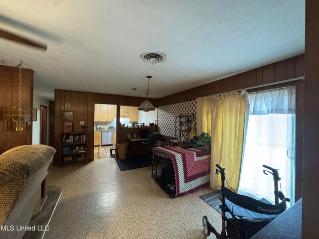 15708 Orleans Drive, Biloxi, MS 39532