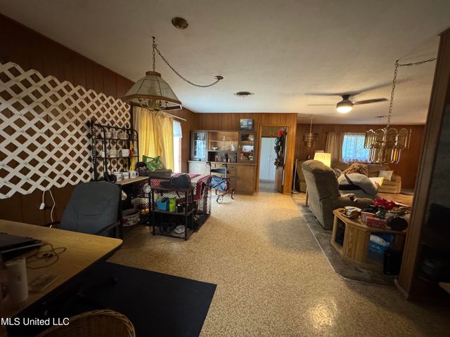 15708 Orleans Drive, Biloxi, MS 39532