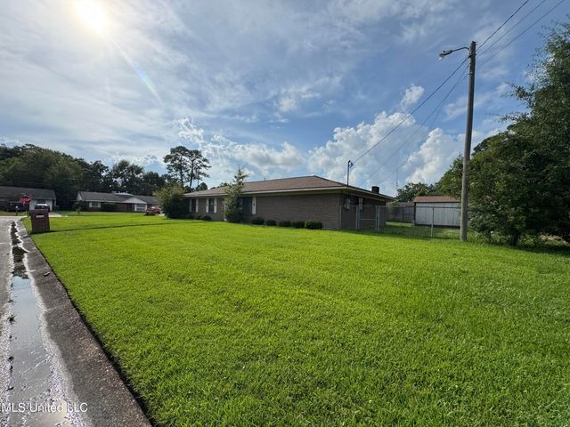 15708 Orleans Drive, Biloxi, MS 39532