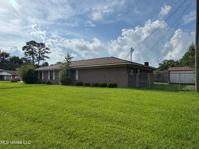 15708 Orleans Drive, Biloxi, MS 39532