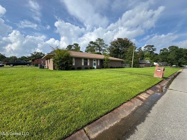 15708 Orleans Drive, Biloxi, MS 39532
