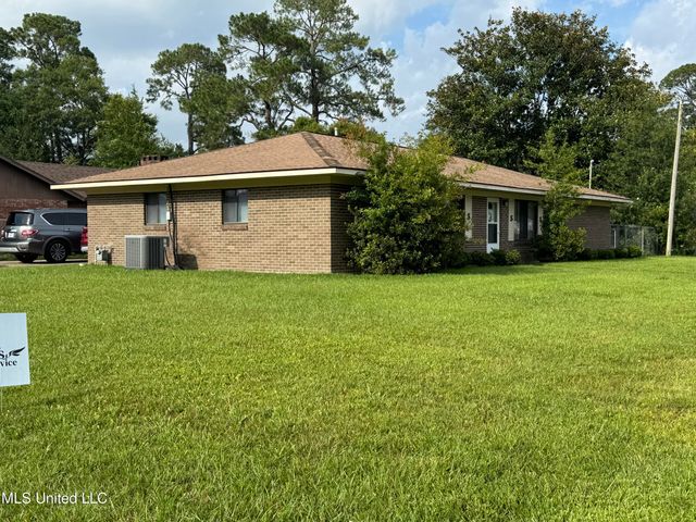 15708 Orleans Drive, Biloxi, MS 39532