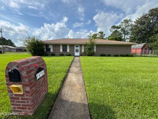 15708 Orleans Drive, Biloxi, MS 39532