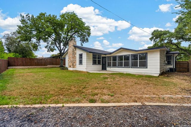 426 REDCLIFF DR, San Antonio, TX 78216