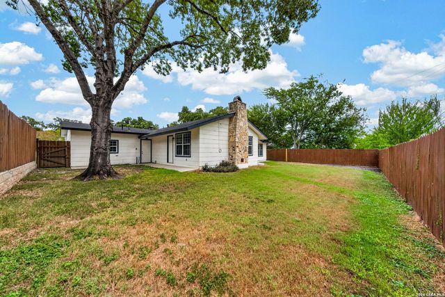 426 REDCLIFF DR, San Antonio, TX 78216
