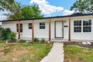 426 REDCLIFF DR, San Antonio, TX 78216