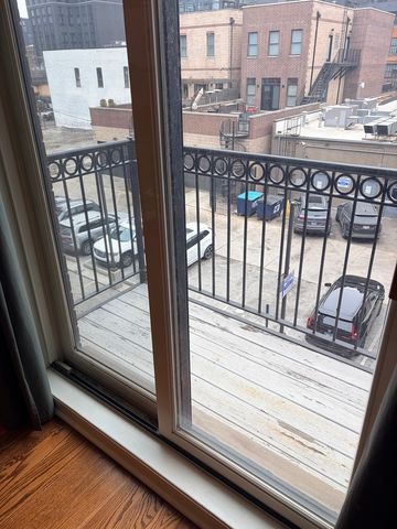 218 N Halsted Street 3, Chicago, IL 60661