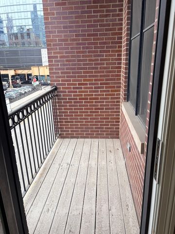 218 N Halsted Street 3, Chicago, IL 60661