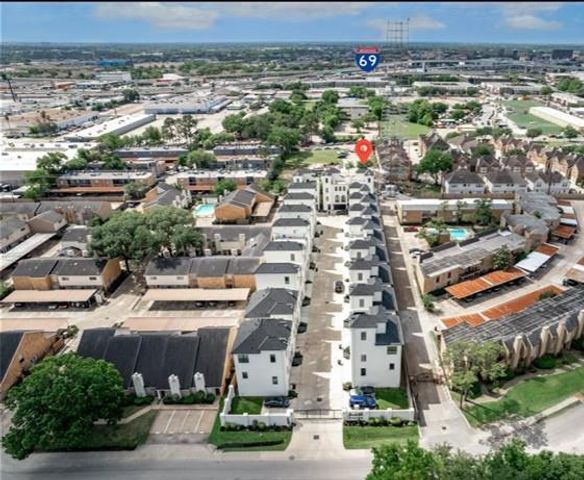3334 Beverly Forest Drive, Houston, TX 77057
