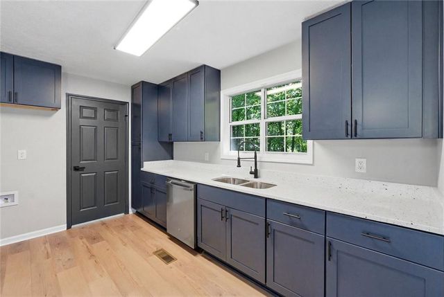87 Harpers Place, Carrollton, GA 30117
