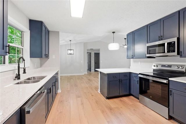 87 Harpers Place, Carrollton, GA 30117