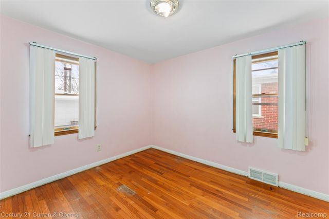 8243 Virgil Street, Dearborn Heights, MI 48127