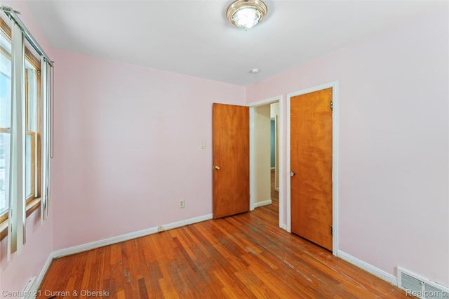 8243 Virgil Street, Dearborn Heights, MI 48127