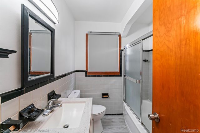 8243 Virgil Street, Dearborn Heights, MI 48127