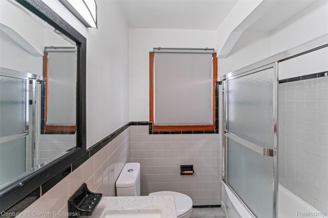 8243 Virgil Street, Dearborn Heights, MI 48127