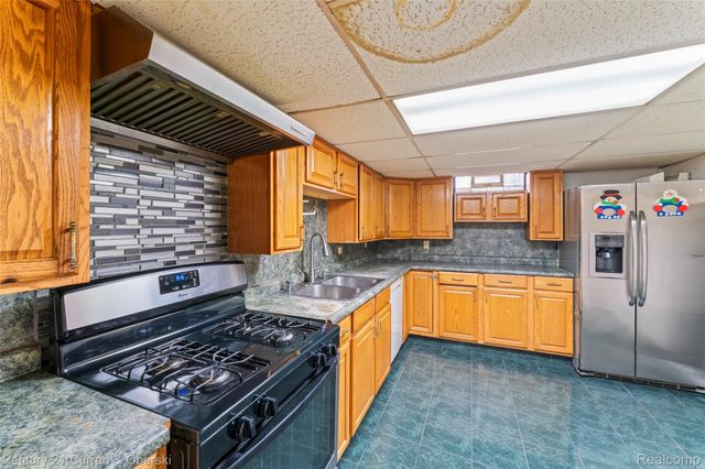 8243 Virgil Street, Dearborn Heights, MI 48127