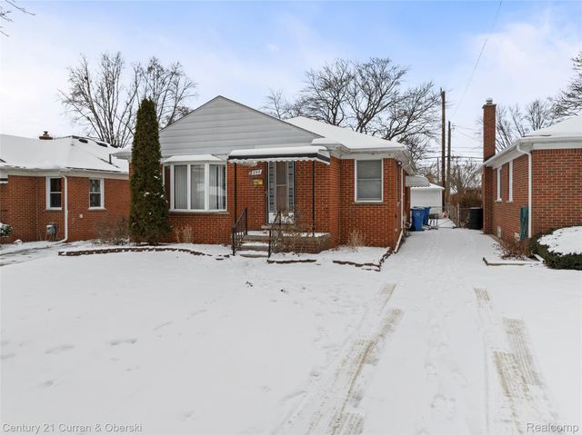 8243 Virgil Street, Dearborn Heights, MI 48127