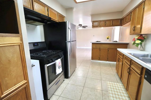 1217 E Brown Lane, Deer Park, TX 77536