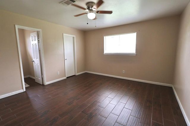 1217 E Brown Lane, Deer Park, TX 77536