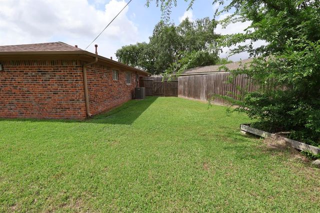 1217 E Brown Lane, Deer Park, TX 77536