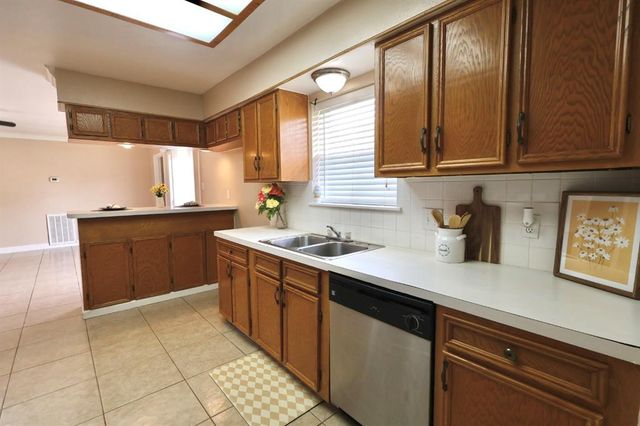 1217 E Brown Lane, Deer Park, TX 77536