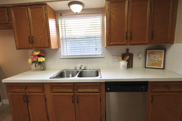 1217 E Brown Lane, Deer Park, TX 77536