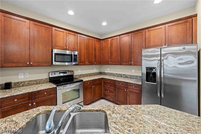 9050 Capistrano ST N 4102, Naples, FL 34113