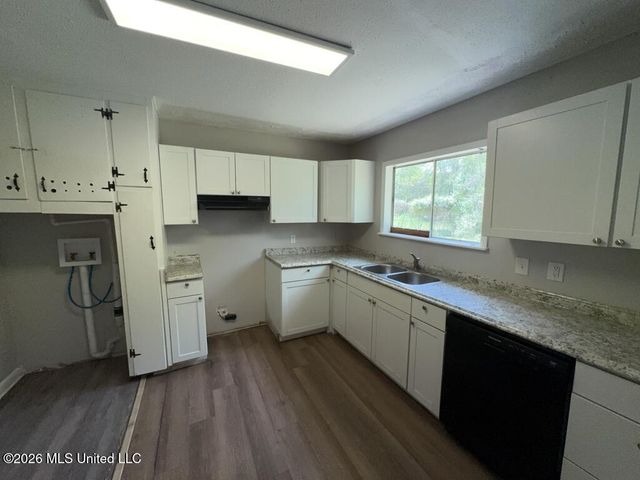 3341 Suncrest Drive, Jackson, MS 39212