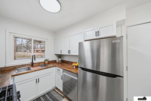 3330 Gott Circle, Lincoln, NE 68524