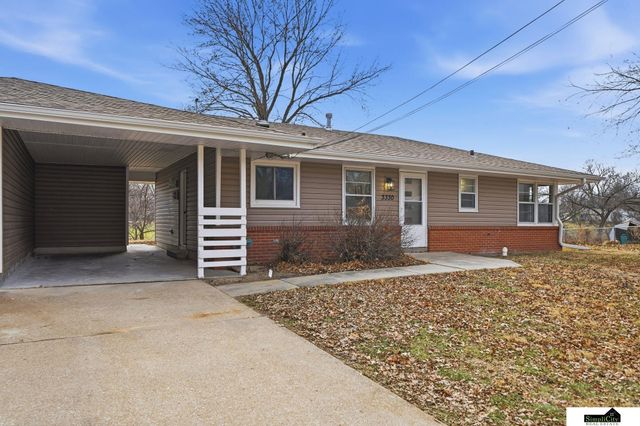 3330 Gott Circle, Lincoln, NE 68524