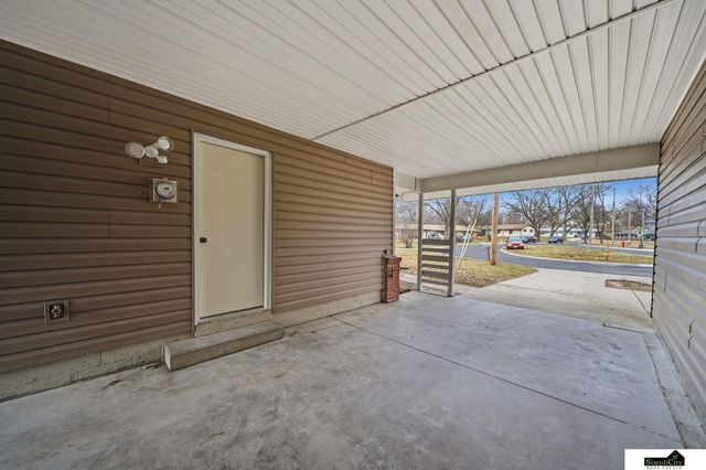 3330 Gott Circle, Lincoln, NE 68524