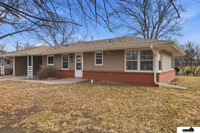 3330 Gott Circle, Lincoln, NE 68524