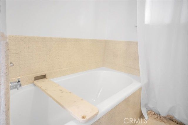 332 E 79th Street, Los Angeles, CA 90003