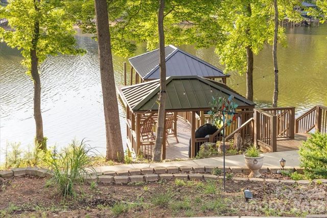 9128 Shorewood Place, Belmont, NC 29012