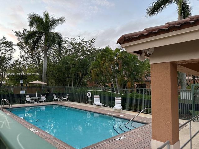 9891 NW 24th St, Sunrise, FL 33322
