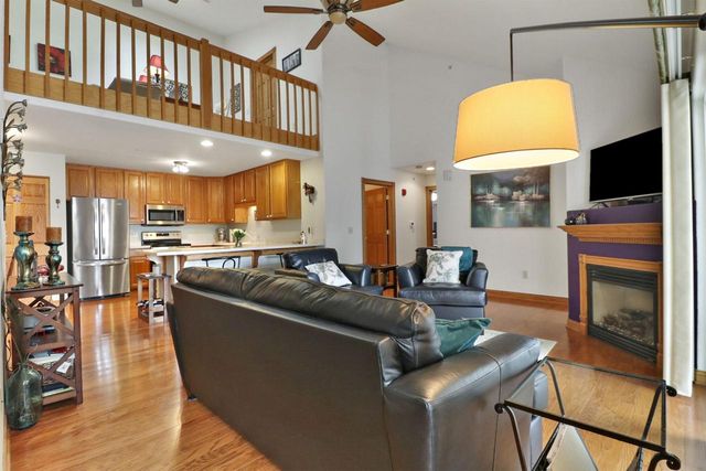 4225 Taylor Harbor E #4, Racine, WI 53403