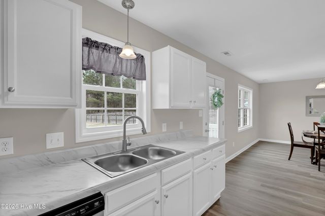 121 Walnut Hills Drive, Richlands, NC 28574