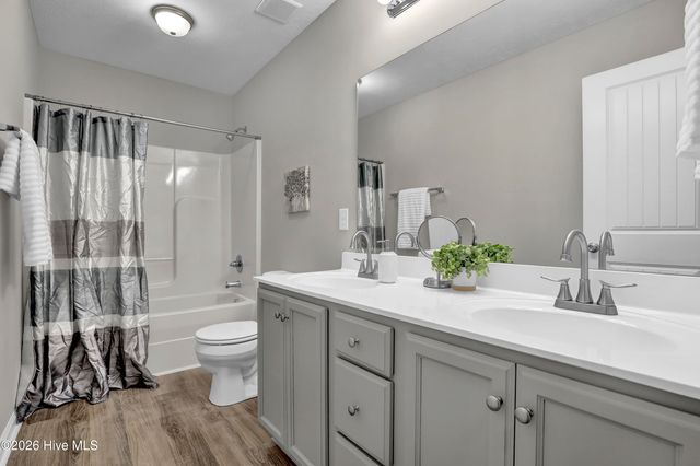 121 Walnut Hills Drive, Richlands, NC 28574