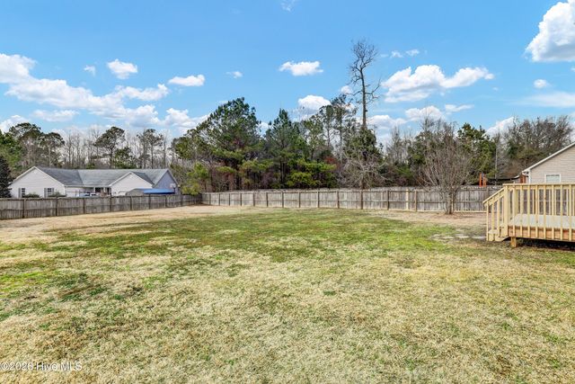 121 Walnut Hills Drive, Richlands, NC 28574