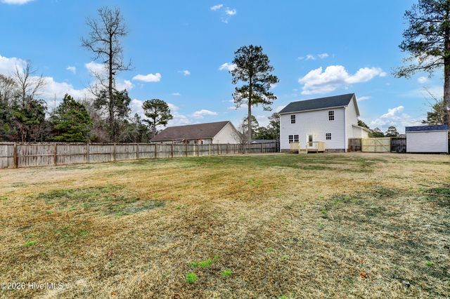 121 Walnut Hills Drive, Richlands, NC 28574