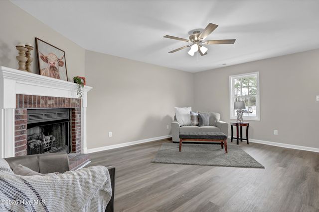 121 Walnut Hills Drive, Richlands, NC 28574