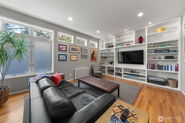 3516 NE 43rd Street, Seattle, WA 98105