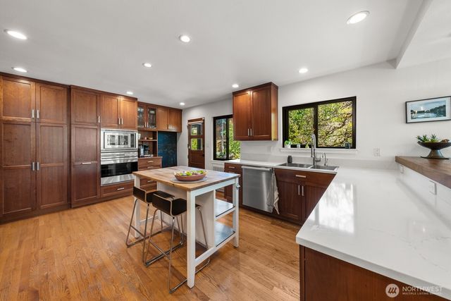 3516 NE 43rd Street, Seattle, WA 98105