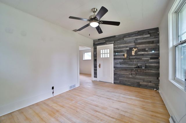 415 1st Street SW, Crosby, MN 56441