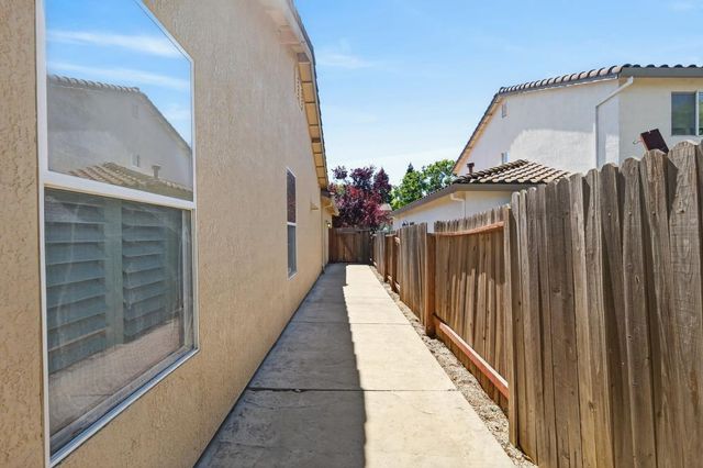 1777 Harwood Way, Sacramento, CA 95835