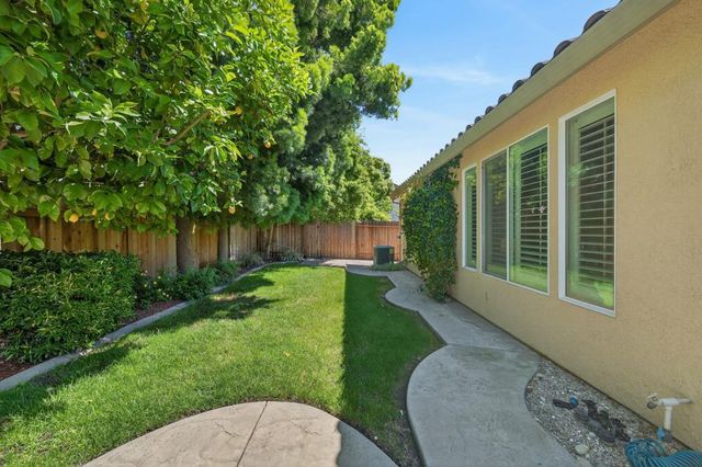 1777 Harwood Way, Sacramento, CA 95835