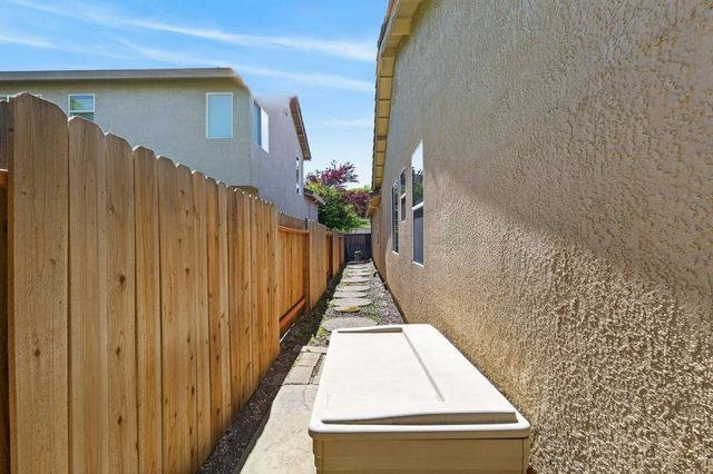 1777 Harwood Way, Sacramento, CA 95835