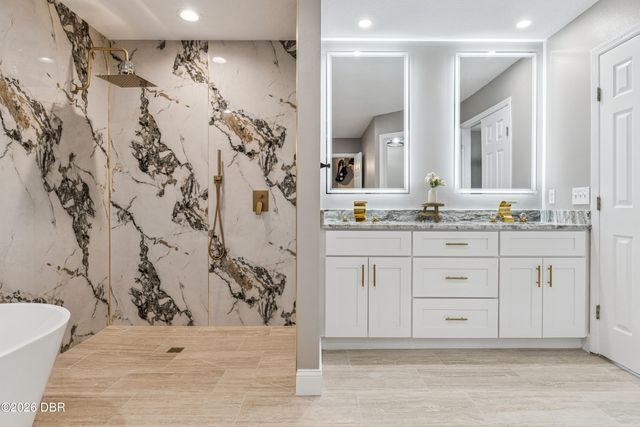537 Pelican Bay Drive, Daytona Beach, FL 32119