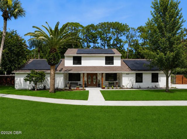 537 Pelican Bay Drive, Daytona Beach, FL 32119