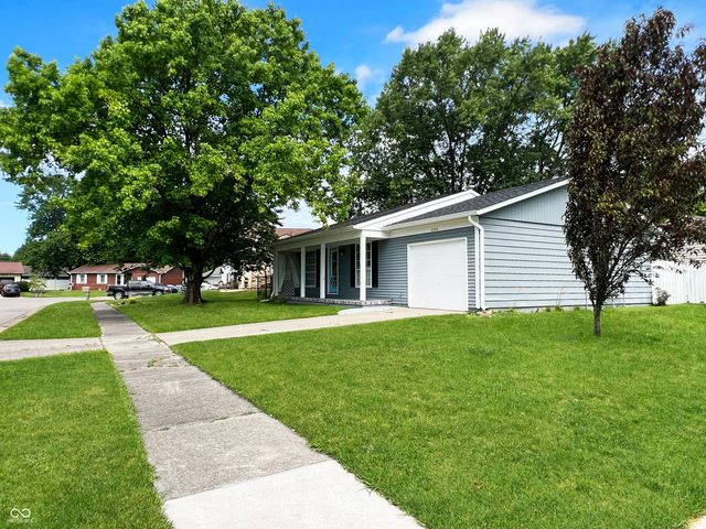 5240 Vinewood Court, Columbus, IN 47203